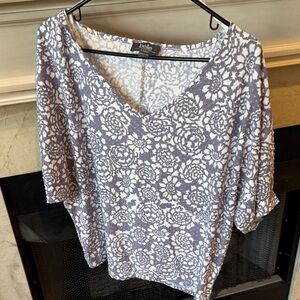 Abella Purple and White Floral Short Sleeve Top size L listing 9756